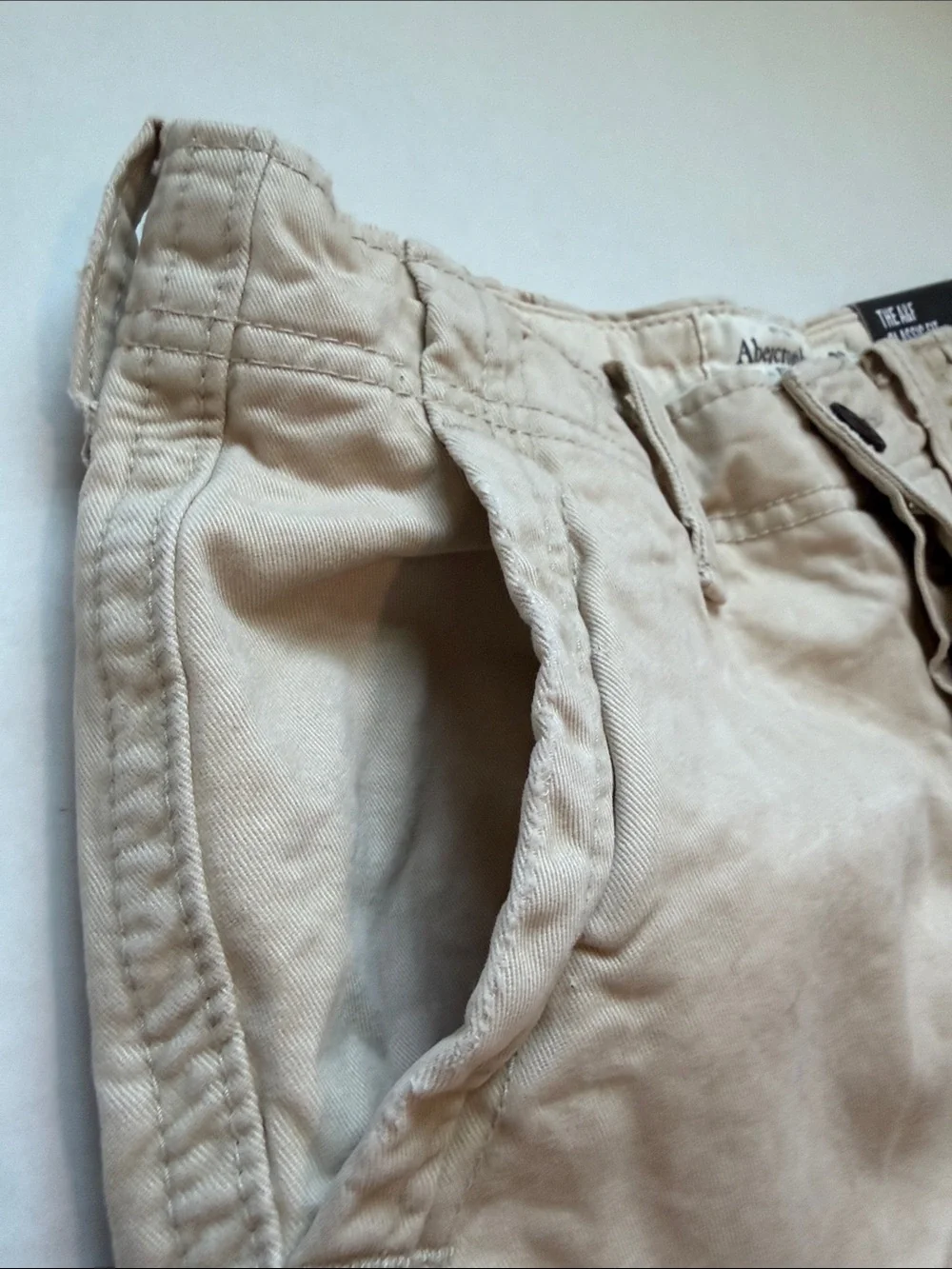 NWT Abercrombie & Fitch Classic Fit At The Knee Shorts